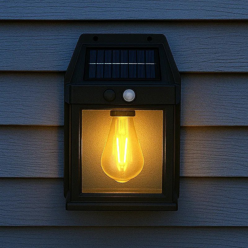 Solarna LED Zidna Lampa – Fenjer sa Senzorom Pokreta i Sijalicom | Spoljna Solar Lampica za Dvorište, Terasu i Fasadu - Topopusti